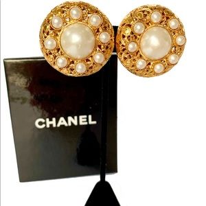 Chanel: Haute Couture Gilt Metal Filigree Earrings with Glass Pearls 1980s RARE